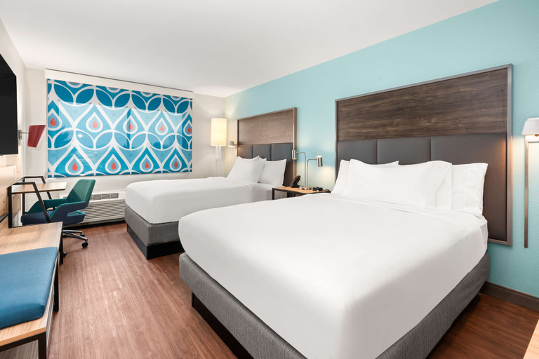 Bedroom 3, Tru by Hilton Portland Airport, Multnomah