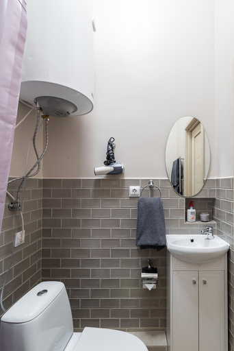 Bathroom 4, Little France, Vladivostok gorsovet