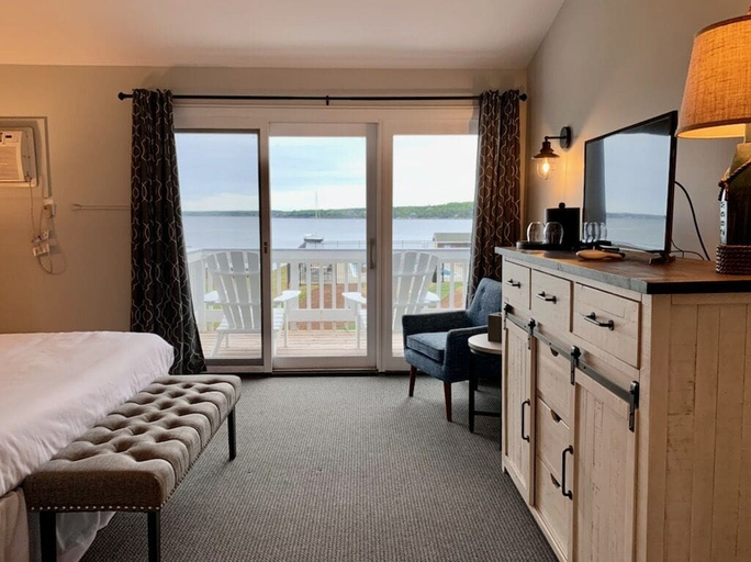 Bedroom 3, Smuggler's Cove Inn, Lincoln