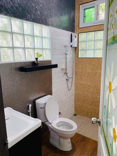 Bathroom 4, Baan Barrier, Bang Lamung