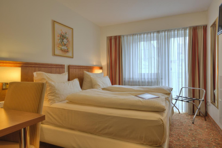 Bedroom 4, Hotel Condor, München