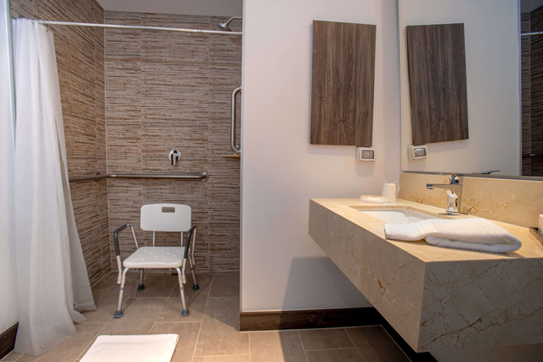 Bathroom 5, Hampton by Hilton Arequipa, Arequipa