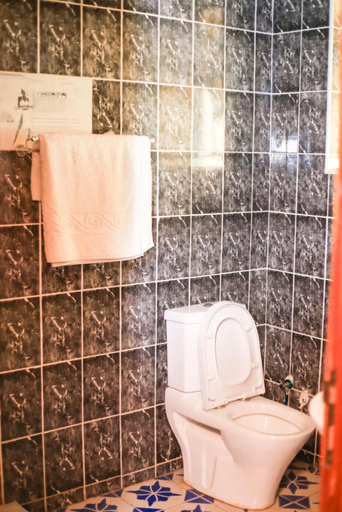 Bathroom, Nyungwe Hotel by Savany Investments, Kicukiro