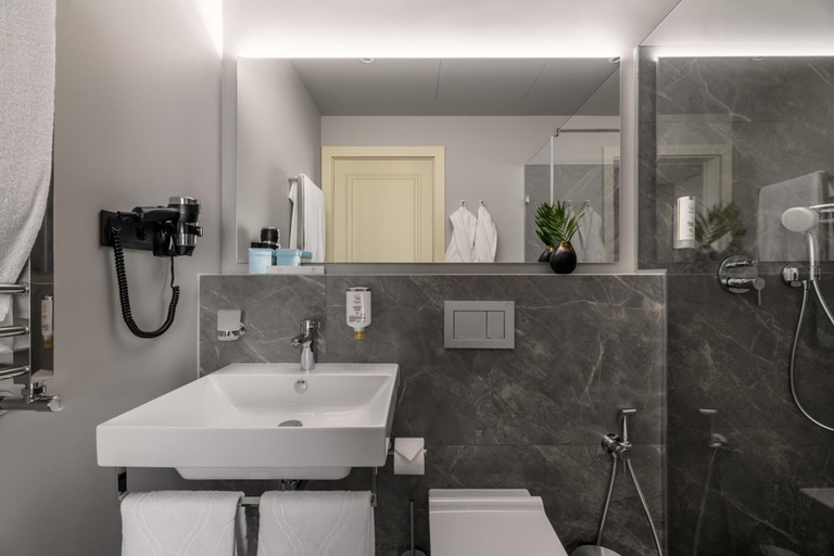 Bathroom 4, Maestral, L'vivs'ka