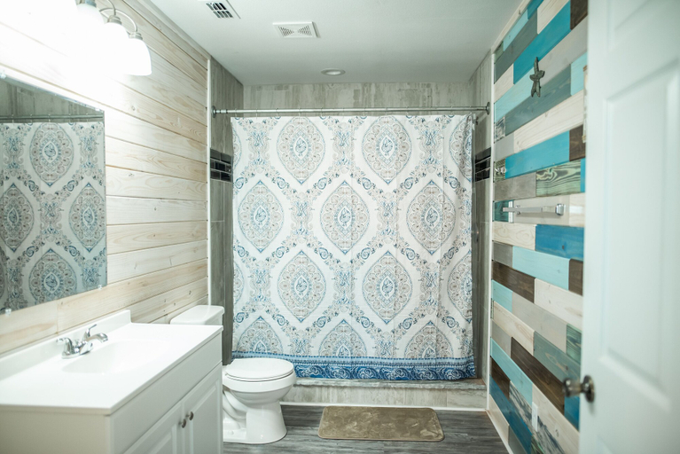 Bathroom, Anchor Court Cottage #8, Nueces