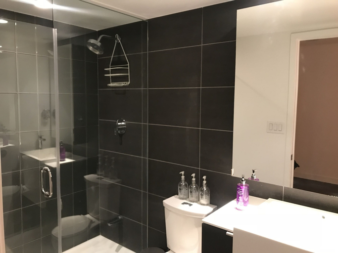 Bathroom 4, CN Tower View Design apart 3BD-2BA DT, Toronto