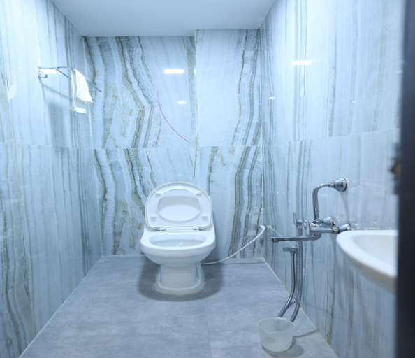 Bathroom 4, Hotel Rydham, Madurai