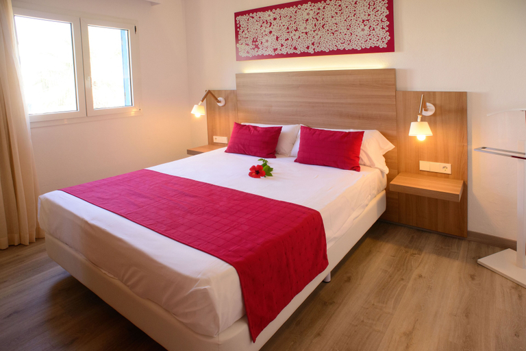 Bedroom 3, Cala Llenya Resort Ibiza - Hotel, Baleares