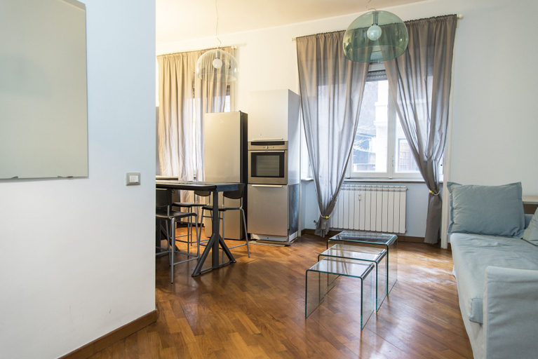 Others 3, Delicious Apartment in Shopping District, Milano