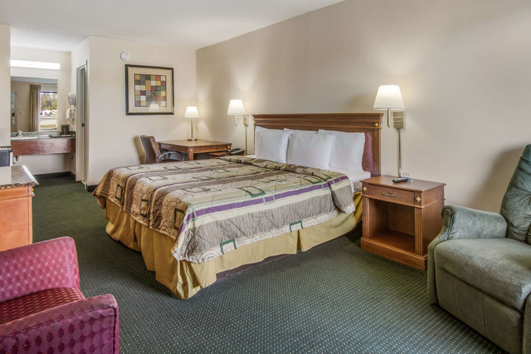 Bedroom 4, Rodeway Inn & Suites, Laurens