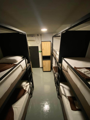 Others 5, Unbound Hostel, Weligama