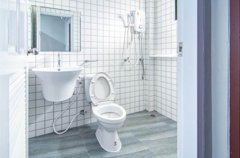Bathroom, Tyler Naiyang, Phuket Island