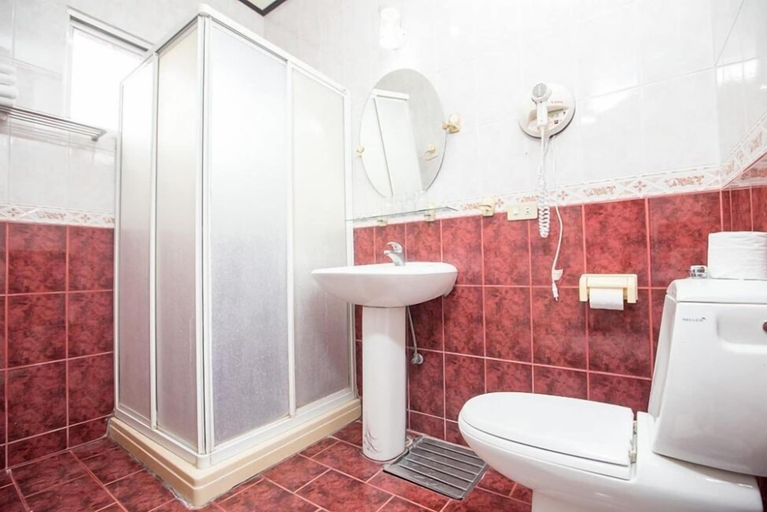Bathroom 3, Ta Ti Hotel, Taitung