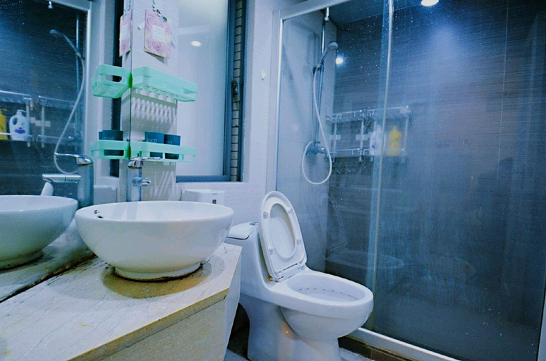 Bathroom 3, Avatar City Zebra Large Queen Bed & High Rise View, Shenzhen