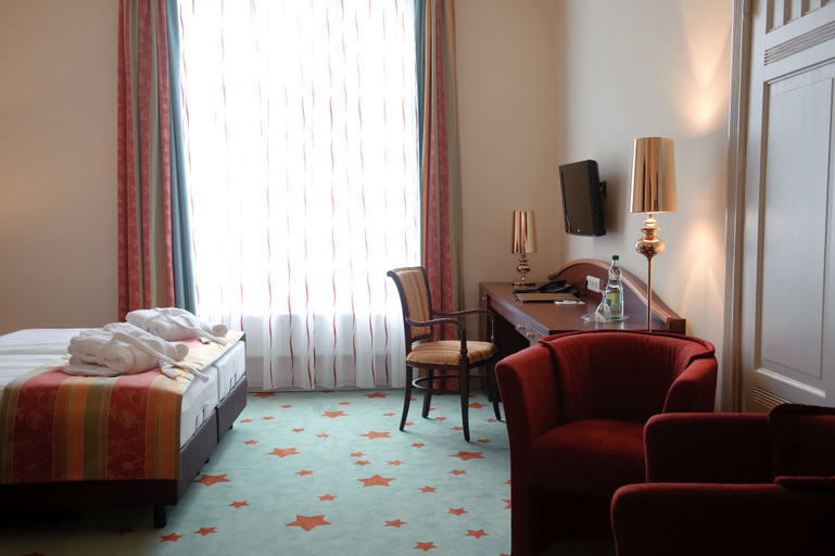 Bedroom 3, Stadthotel Stern, Nordwestmecklenburg