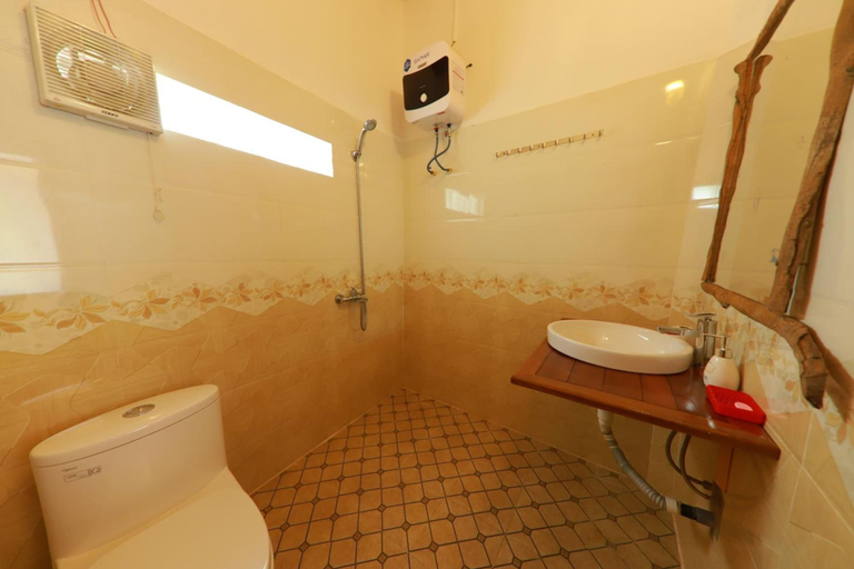 Bathroom 4, Tropical Valley Homestay, Bố Trạch