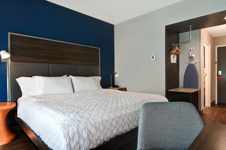 Bedroom 3, Tru by Hilton Rocky Mount, Nash