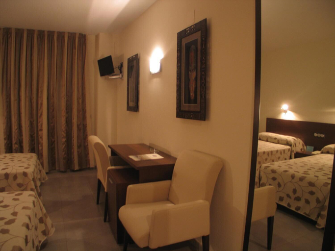 Bedroom 2, Hotel San Cristobal, Cáceres