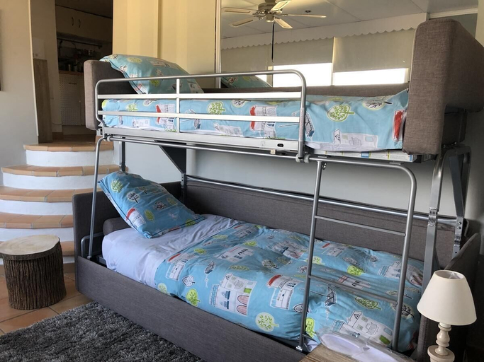 Bedroom 2, Les Grimaldines - Maison d'Hotes C 2 Bis, Alpes-Maritimes