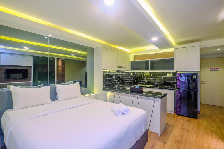 Bedroom 3, Elegant and Comfy Studio Amethyst Apartment By Travelio, Central Jakarta