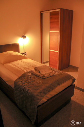 Bedroom 5, BlueStone Boarding Apartments, Düsseldorf
