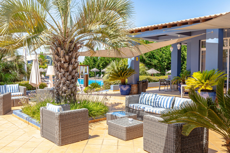 Food & Drinks 5, Aldeia Azul, Lagos