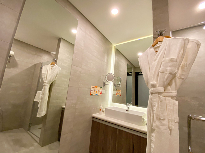 Bathroom 3, UNWND Flats Makati, Makati City