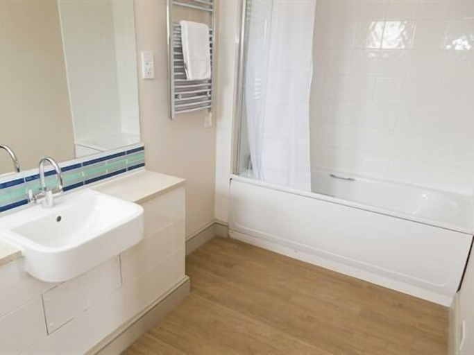 Bathroom 3, Hadley Bowling Green Inn, Worcestershire
