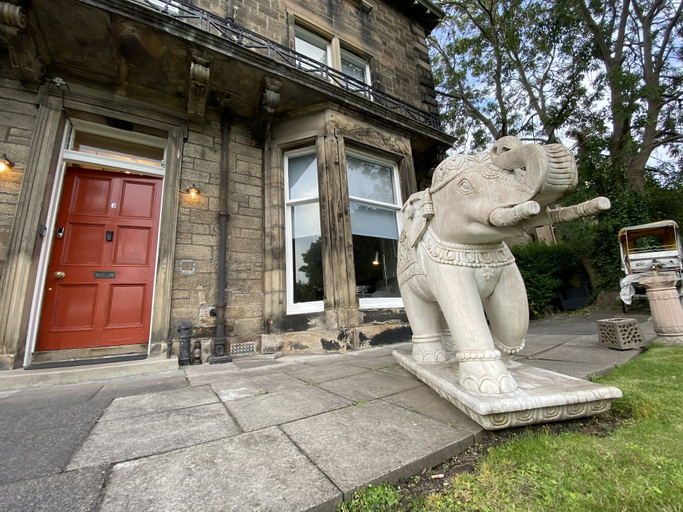 Exterior & Views 2, No 6 West Coates, Edinburgh