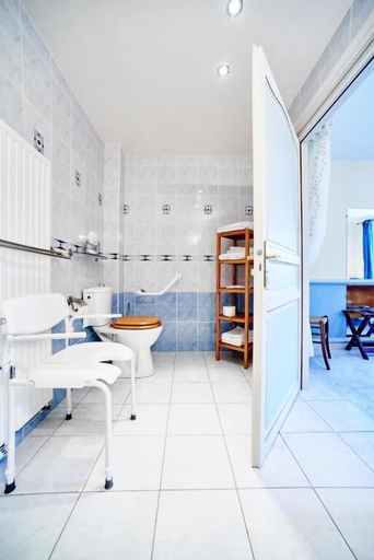 Bathroom 5, Château de La Richerie, Vendée