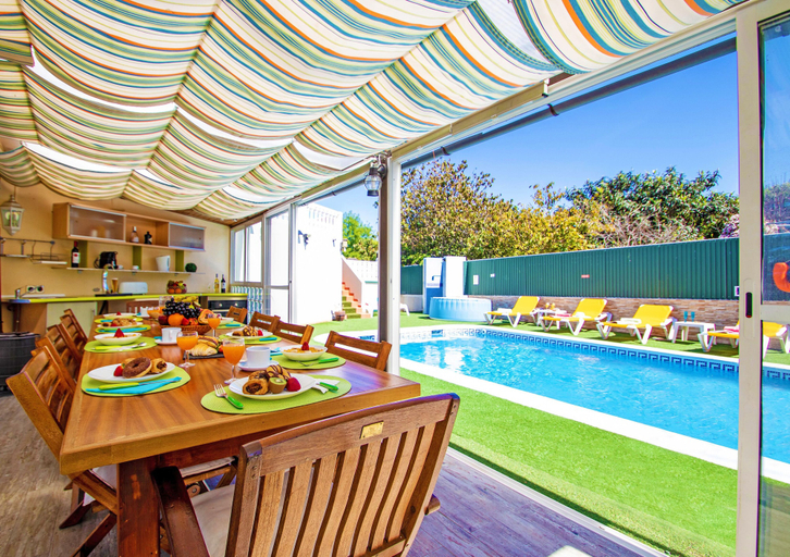 Others 5, Villa Dominica, Lagoa