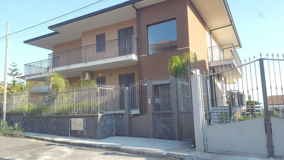 Exterior & Views 2, Idilliaco Inn, Catania