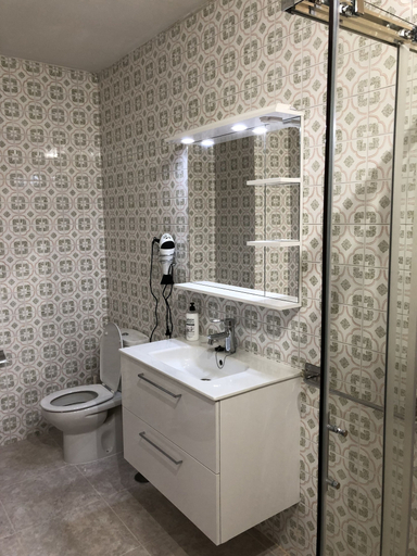 Bathroom 5, Hostal Costa Azul, A Coruña