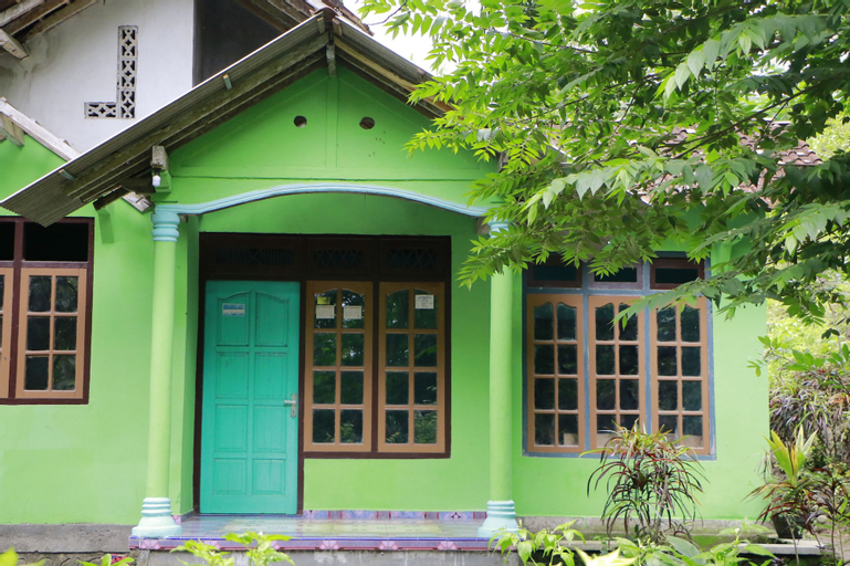 Exterior & Views, Homestay Junet - Hostel, Kulon Progo