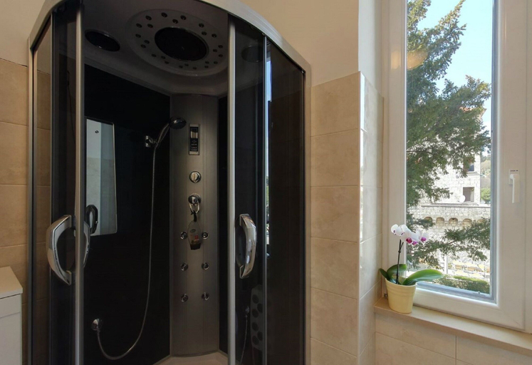 Bathroom 3, Apartment Mihe, Dubrovnik