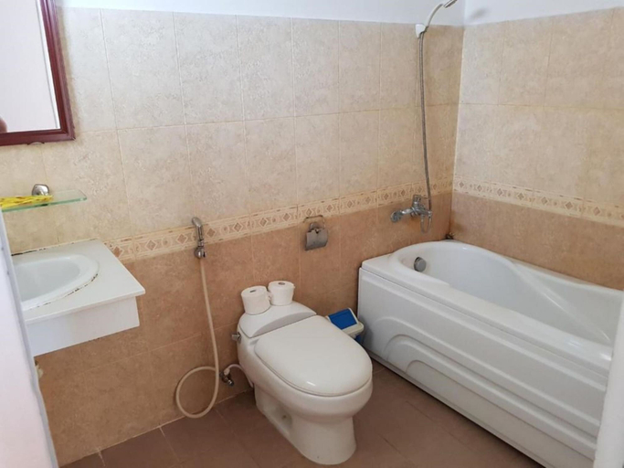 Bathroom 3, Tai Loc Hotel, Nha Trang