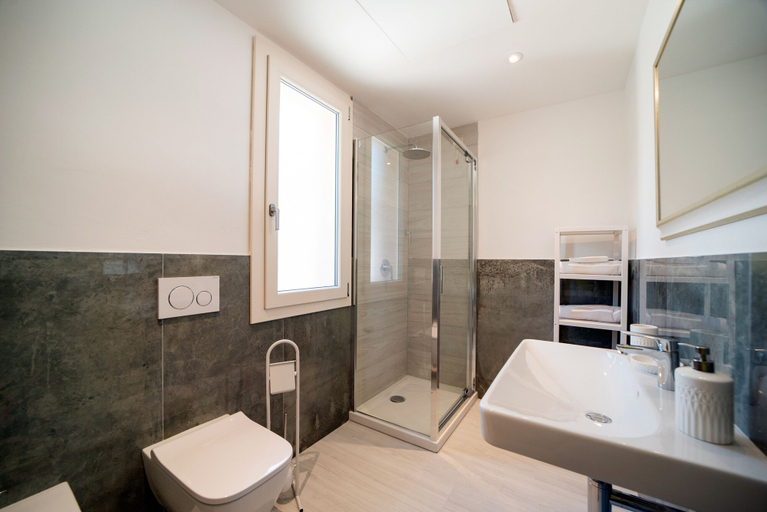 Bathroom 4, Residence Le Grazie Est, Livorno
