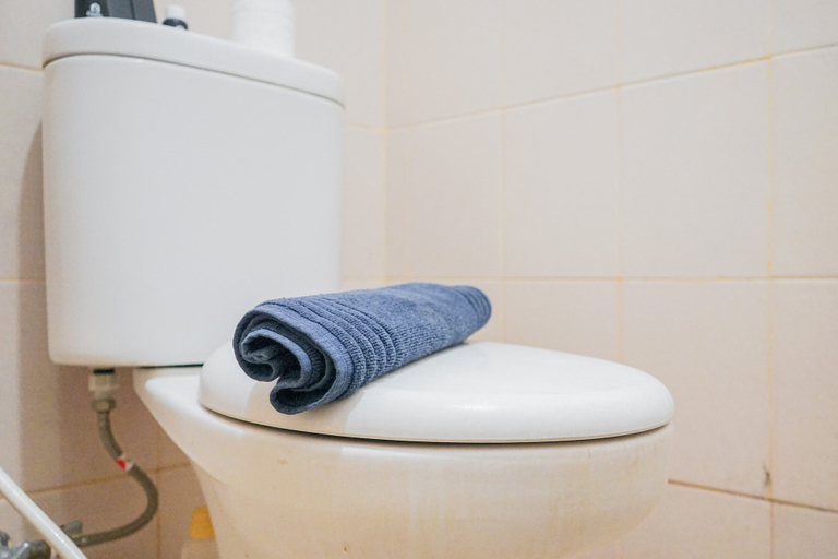 Bathroom 3, Modern Studio Apartment at Serpong Greenview BSD, South Tangerang