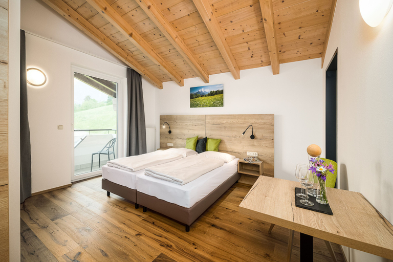 Bedroom 2, Apartmenthotel Sonnenhof, Zell am See