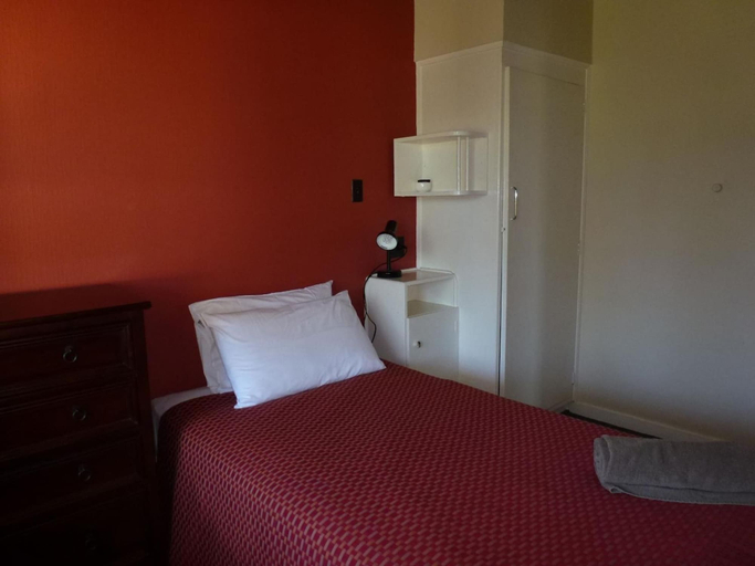 Bedroom 3, The Old Nurses Home Guesthouse, Buller