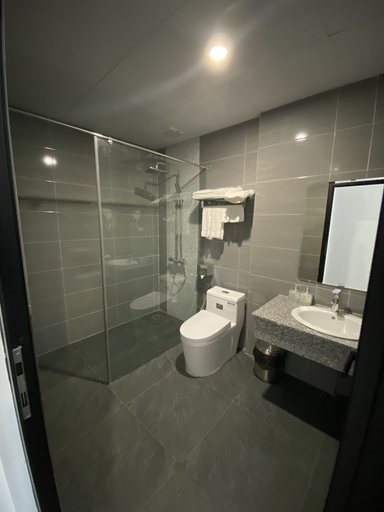 Bathroom 5, Harry Phu Quoc 2, Phú Quốc