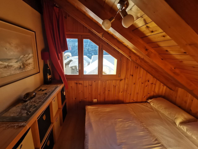 Bedroom 2, Baita Dal Gat, Leventina