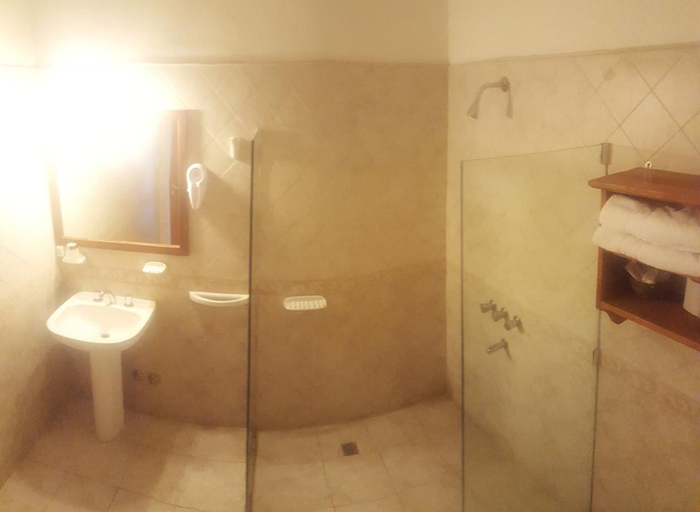 Bathroom 5, Hotel Montecassino, Punilla