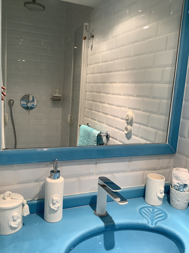Bathroom 5, Les Grimaldines - Maison d'Hotes C 2 Bis, Alpes-Maritimes