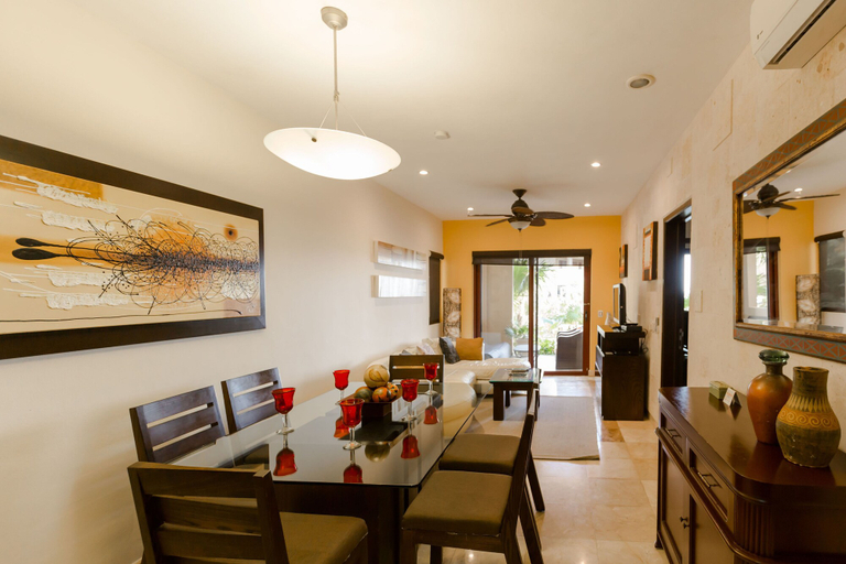 Food & Drinks 4, Large ground-floor a 2-bedroom condo with a balcony at ELFARO by DPM, Cozumel