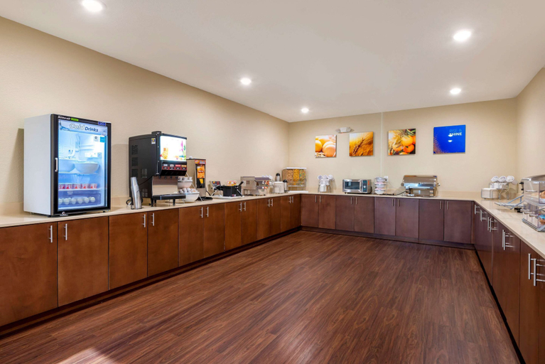 Food & Drinks 5, Comfort Inn & Suites North Mankato, Nicollet