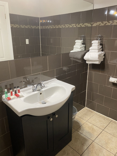 Bathroom 4, Ramada By Wyndham Lindsay, Kawartha Lakes