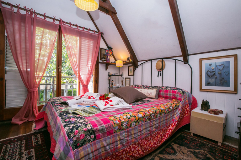 Bedroom 4, Argegno Chalet, Como