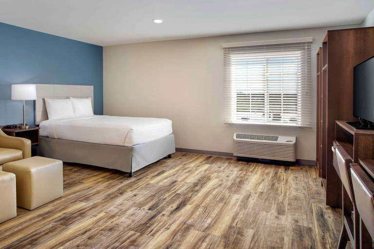 Bedroom 3, WoodSpring Suites Baltimore White Marsh - Nottingham, Baltimore