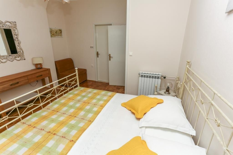 Bedroom 3, Apartment & Rooms Savonari, Pojezerje